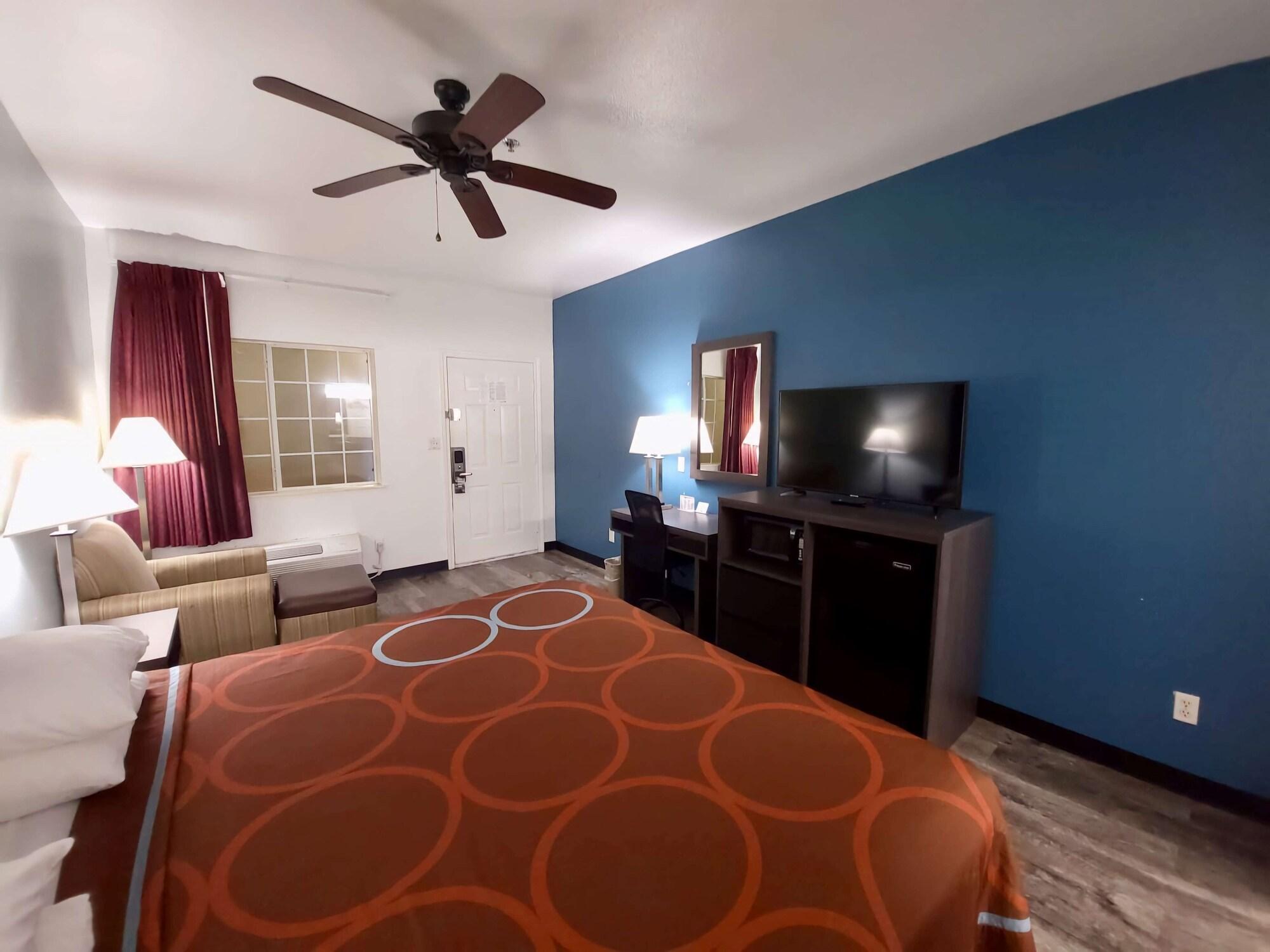 Super 8 By Wyndham Forney/East Dallas Exteriér fotografie